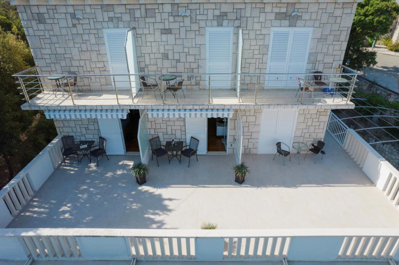 Guesthouse Sanela Pomena Exterior photo